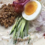 カフェアンドショップ ロータスランド - 2019/06/18
      週替りおまかせセット 550円
      ・米粉麺の冷やし豆乳担々麺
      ・ブロッコリーのマヨネーズ和え
      ・新じゃがいもの甘辛
      ・梅のおむすび