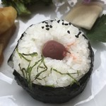 カフェアンドショップ ロータスランド - 2019/06/18
      週替りおまかせセット 550円
      ・米粉麺の冷やし豆乳担々麺
      ・ブロッコリーのマヨネーズ和え
      ・新じゃがいもの甘辛
      ・梅のおむすび