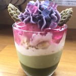 カフェアンドショップ ロータスランド - 2019/06/18
      あじさいパフェ 280円