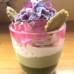 カフェアンドショップ ロータスランド - 2019/06/18
      あじさいパフェ 280円
