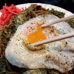 演歌 - たまご付き焼きそば…大盛り350円