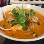本格タイ料理バル プアン - トムヤムラーメン
