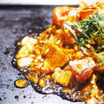 京ちゃばな 梅田OS店 - トマトのお好み焼き豚肉＆チーズ