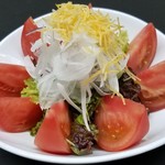 Pasepushon - 地元トマトのサラダ