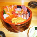 Sushi Ichimon - 10食限定の北海チラシ…ちょっとピンボケ