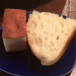 カンティーナ・ド・マッソ - フォカッチャと普通のパン