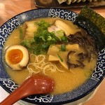 鶴亀堂  - みそとんこつ 全部のせ