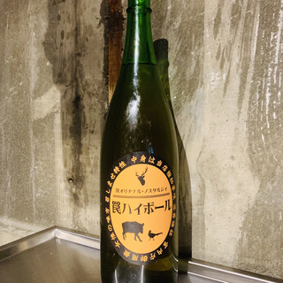 不思議な「罠ハイボール」、「一升瓶ワイン」など豊富にご用意♪