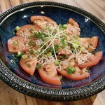 Otsumami Dining Laria - カルパッチョ風トマトサラダ