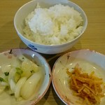 珍竹林 - サービスのご飯と漬物