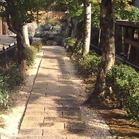 雀の庵 郡上 - 入口までのアプローチ