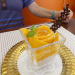 ビストロ ダイア - 完熟宮崎マンゴーとココナッツブランマンジェのパルフェ仕立て。今年はタピオカ入りです。