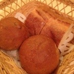 メインダイニングルーム - パン