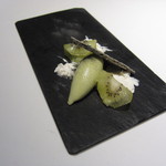 フロリレージュ - キウイフルーツのアイスクリーム 灰のサブレと 山羊のフレッシュチーズと共に1