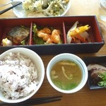 Natural Kitchen - 健康弁当(1144円)