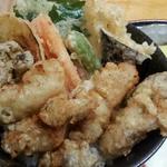 宝 - 季節限定牡蠣天丼。