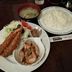 イコブ - エビフラとチキンソテー葱ソース830円