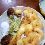 Tainaka - エビ、イカ、たこ、椎茸、緑は何だっけ(^^;