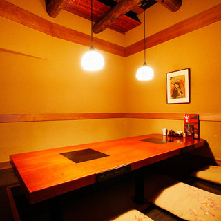 [2 people - maximum 18 people] We have private rooms for small and large groups!