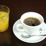 イル　テゾーロ - ドリンクはオレンジジュースとコーヒーをもらいました