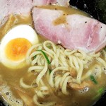 ラー麺 陽はまた昇る - 麺とチャーシュー