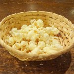 バー 露口 - チャームのポップコーン
