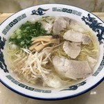 新生軒 - ワンタン麺（税込700円）