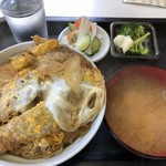 伊勢屋 - ♪カツ丼¥500