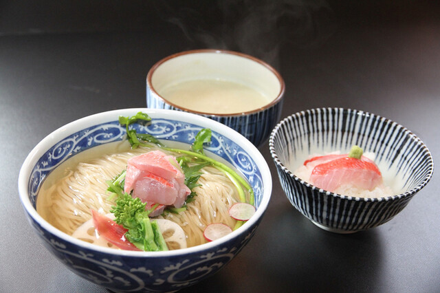 Kotobuki Seimen Yoshikawa Nishidai ekimae ten, Tokyo, Japan