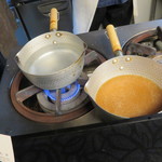 天ぷら やす田 - 味噌スープ作ってます