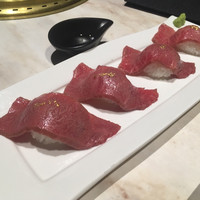 完全個室 牛の達人 private 新宿本店 - ＊ 極握り 4貫　1680円