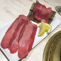 完全個室 牛の達人 private 新宿本店 - ＊ 極 生タン　1980円