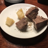 カルネジーオ イースト - 