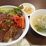 ホルモン焼肉・盛岡冷麺 道 - (ランチ)牛カルビ丼