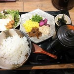 じとっこ組合 - 若鶏のチキン南蛮と鶏飯定食