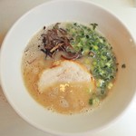博多ラーメン ムギコ - ネギの薬味の量が嬉しい7