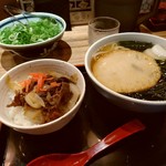 食事処 ニュー因幡 - 丼セット+丸天とわかめトッピング