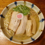 麺房 昭和呈 - 魚介塩ノ麺 880円