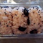 伊勢乃 - 黒豆おこわ3個入り（490円）（2019年6月）