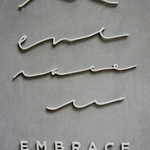 Embrace - 山と海に囲まれた芦屋のテロワールをロゴで表現