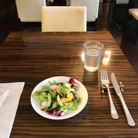 エビスエスクラッシコ - Pizza Aランチ1,000円、サラダ