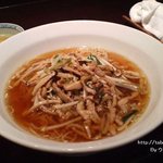 ル・ドラゴン ブルー 愛宕 - 豚の細切り炒めとザーサイのラーメン