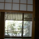 椿亭 - 個室からお庭を望む