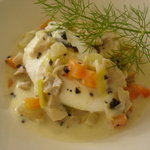 パスティス - ポーチドエッグと地鶏のブルーテ・野菜のマティニヨン　トリュフ風味