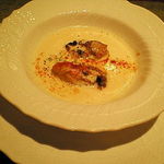 ビストロスクワール - 広島産牡蠣入りカリフラワーのポタージュ