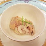 綱町三井倶楽部 - 2011蛤と鱈白子のコンソメのスープが注がれる前