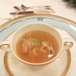 綱町三井倶楽部 - 2011蛤と鱈白子のコンソメ