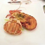 綱町三井倶楽部 - 2011国産伊勢海老網焼き　香箱蟹サフランライス添え