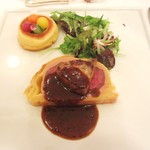 綱町三井倶楽部 - 2011黒毛和牛ヒレ肉のウェリントン風フォアグラ添え