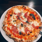 ピッツェリア ブルーナ - サラミ＆オリーブのピッツァ